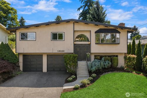 16252 13th Ave Sw, Burien, WA, 98166-2814 | Card Image