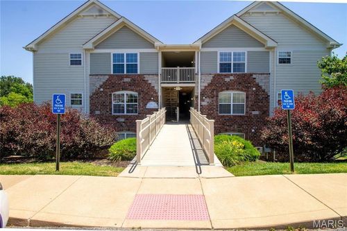 1832 Piedmont Cir, Saint Peters, MO, 63304-5675 | Card Image