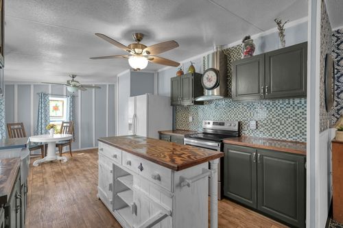 141 Persimmon Rd, Onalaska, TX, 77360-5835 | Card Image