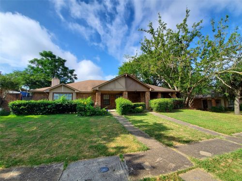 10212 Hillhouse Ln, Dallas, TX, 75227-7648 | Card Image
