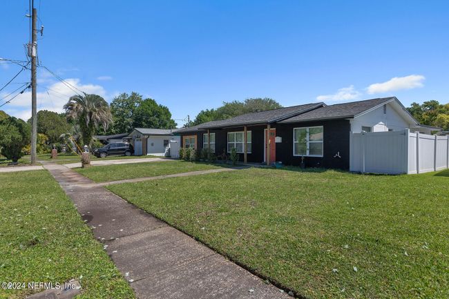 3215 Crosby Ln, House other with 4 bedrooms, 2 bathrooms and null parking in JACKSONVILLE FL | Image 4