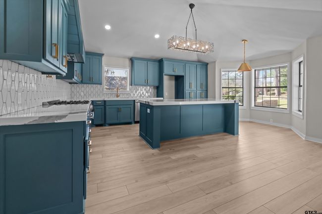 3708 Lake Vista Cir, House other with 4 bedrooms, 3 bathrooms and null parking in Tyler TX | Image 10
