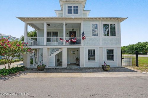 110 State St, Bay Saint Louis, MS, 39520-4542 | Card Image