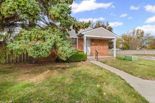 29294 E Brittany Ct, Roseville, MI, 48066-2021 | Card Image