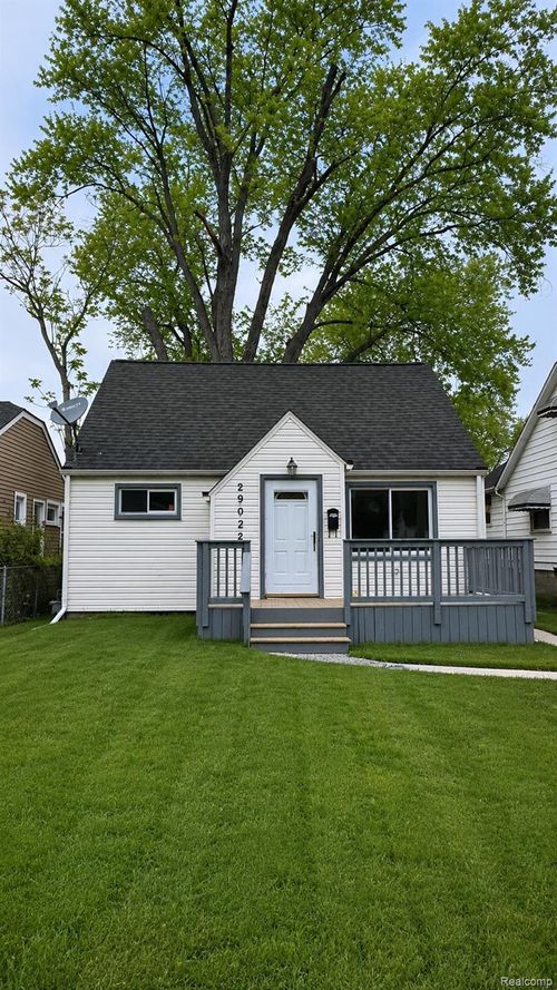29022 John Hauk St, Garden City, MI, 48135-2833 | Card Image