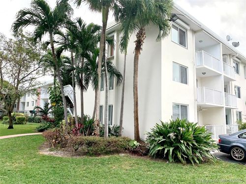 214-240 Galen Dr, Key Biscayne, FL, 33149-1951 | Card Image