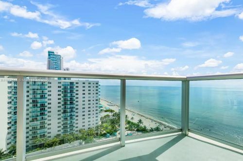 ph16d-3901 S Ocean Dr, Hollywood, FL, 33019-3016 | Card Image
