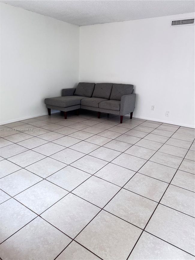 APT-208J - 6900 Sw 39 Th St, Condo with 2 bedrooms, 2 bathrooms and null parking in Davie FL | Image 11