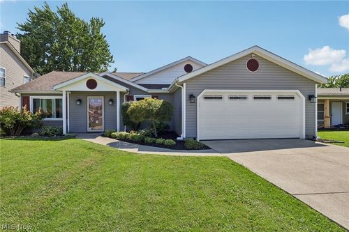 2711 W 39th Street, Lorain, OH, 44053 | Card Image
