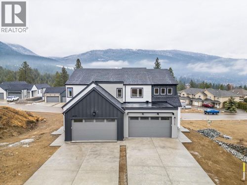 7077 Manning Pl, Vernon, BC, V1B0B6 | Card Image