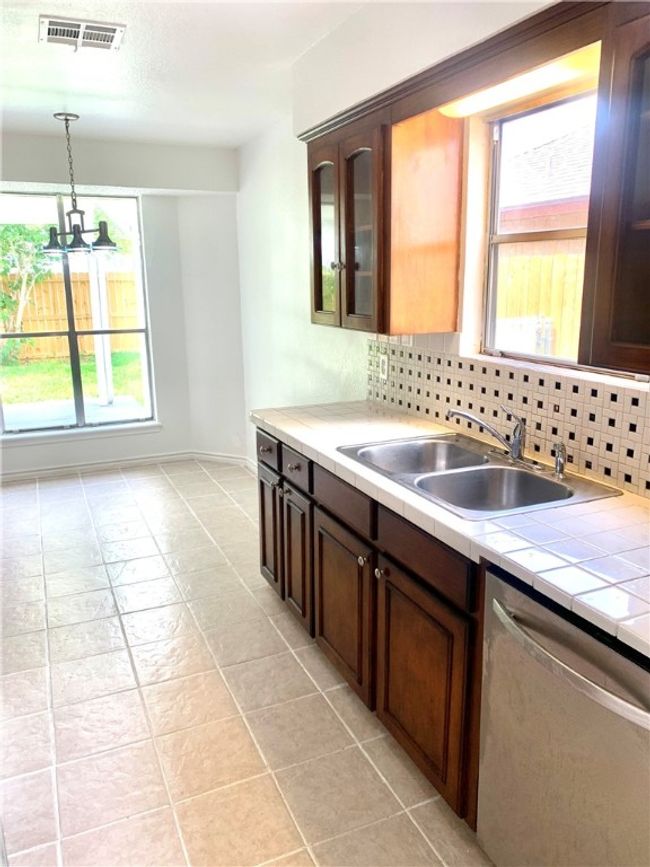 2433 Allencrest Dr, House other with 3 bedrooms, 2 bathrooms and null parking in Corpus Christi TX | Image 8