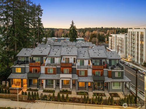 unit-d-14517 1st Ave Ne, Shoreline, WA, 98155-6833 | Card Image