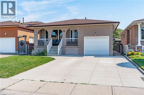 96 Summerlea Dr, Hamilton, ON, L8T4Y1 | Card Image