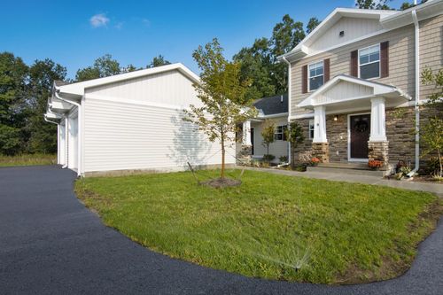 1554 Simsbury St, Traverse City, MI, 49686-2308 | Card Image