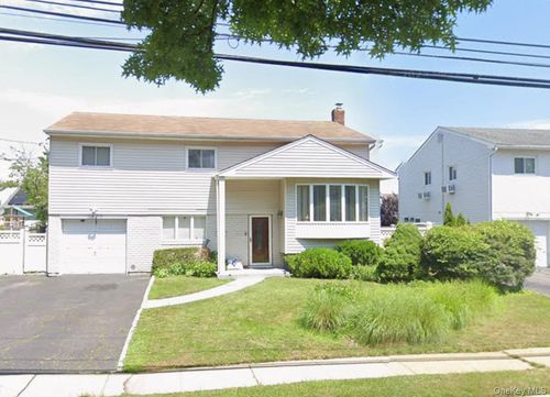 3423 Milburn Ave, Baldwin, NY, 11510-5172 | Card Image