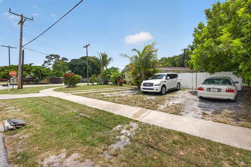 1220 Cherokee St, Jupiter, FL, 33458-5682 | Card Image