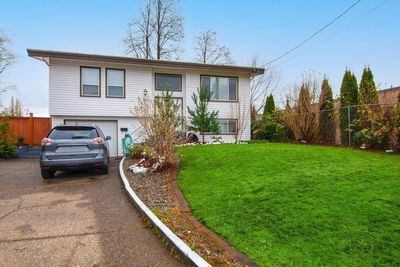 7516 Blott St, House other with 5 bedrooms, 2 bathrooms and 5 parking in Mission BC | Image 2