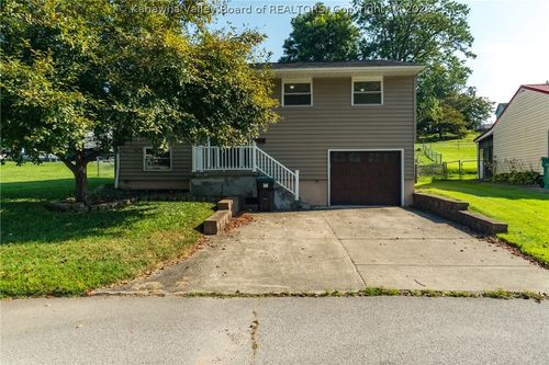 318 Belvue Dr, Hurricane, WV, 25526-1606 | Card Image