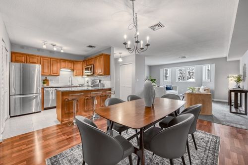 ste-7a-622 Boston Ave, Medford, MA, 02155-1370 | Card Image