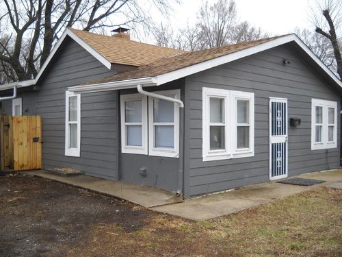 145 E Farmer St, Independence, MO, 64050-2978 | Card Image