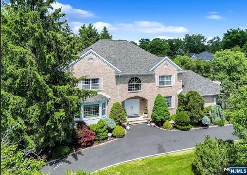 163 Rutherford Rd, Mahwah, NJ, 07430-3512 | Card Image