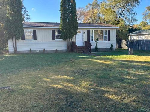 221 Dwyer St, Clare, MI, 48617-1002 | Card Image