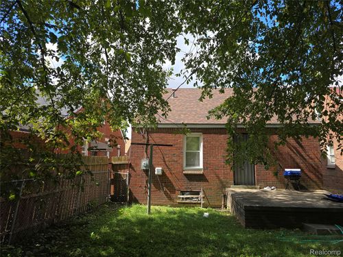 11010 Rossiter St, Detroit, MI, 48224-1626 | Card Image