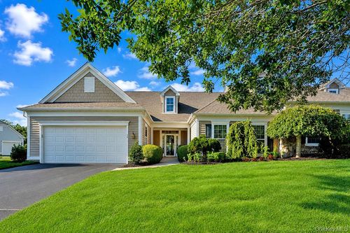 79 Samantha Cir, Westhampton, NY, 11977-1019 | Card Image