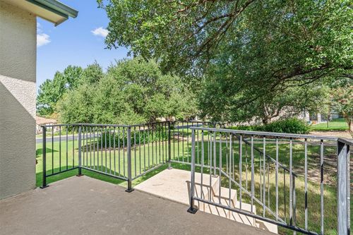 121 Larkspur Ln, Georgetown, TX, 78633-4571 | Card Image