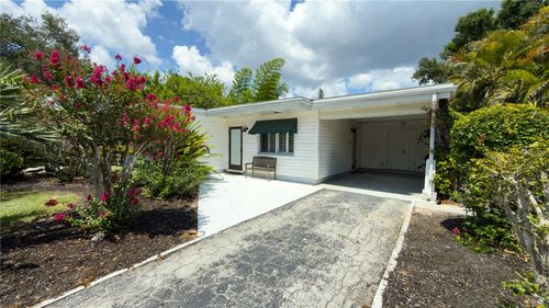 2475 W Paulstan Ct, Sarasota, FL, 34237-7261 | Card Image