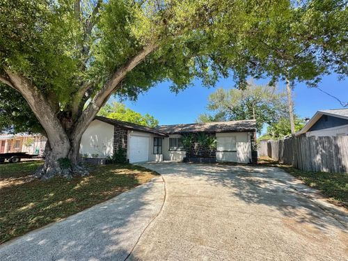 9099 108th Ave, LARGO, FL, 33777-1122 | Card Image