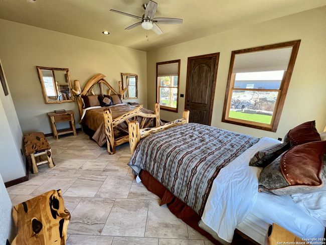 163 Northridge Dr W, House other with 2 bedrooms, 3 bathrooms and null parking in Mountain Home TX | Image 17