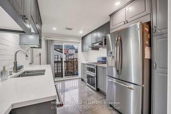 212 Symington Ave, House other with 5 bedrooms, 3 bathrooms and 1 parking in Toronto ON | Image 15