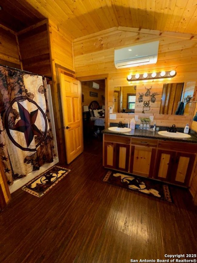 527 Sd 74100, Home with 3 bedrooms, 3 bathrooms and null parking in Rocksprings TX | Image 23