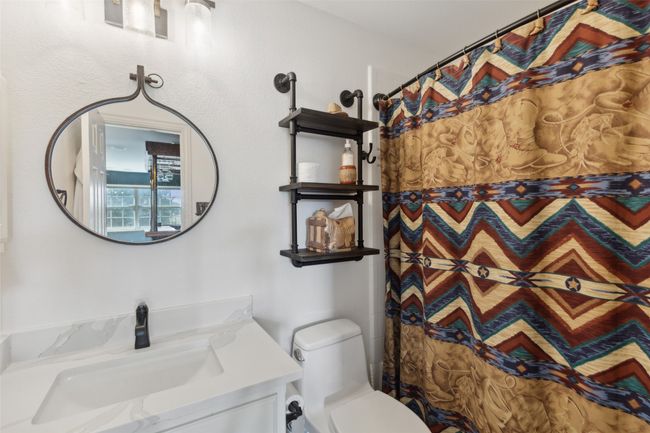 upstairs bathroom | Image 30
