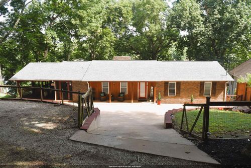570 Shoals Ave, Killen, AL, 35645-9253 | Card Image
