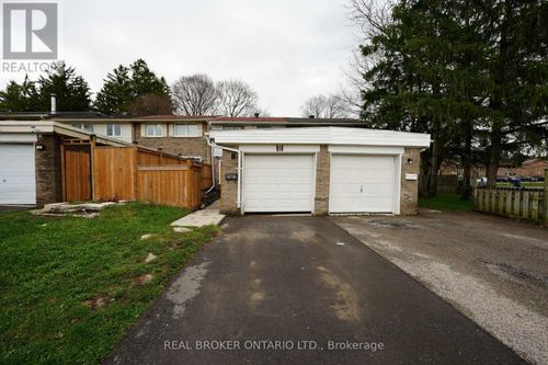 8 Ralgreen Cres, Kitchener, ON, N2M1T9 | Card Image