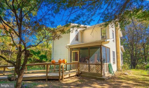 295 Greenwoods Dr, BERKELEY SPRINGS, WV, 25411-5755 | Card Image