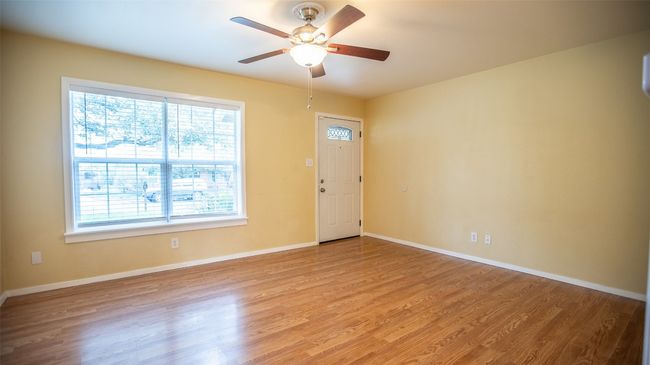 2312 Devonshire Dr, House other with 3 bedrooms, 1 bathrooms and 2 parking in Austin TX | Image 4