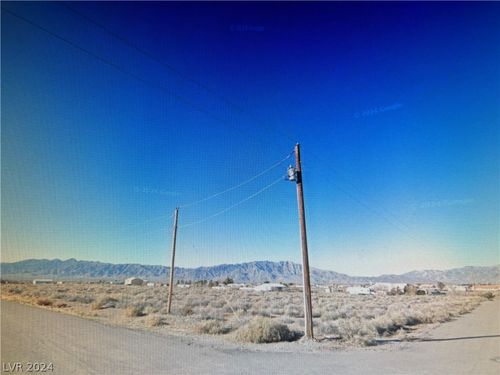 781 W Elderberry St, Pahrump, NV, 89048-7164 | Card Image