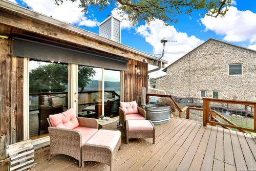 314 Sunset Dr, Lakehills, TX, 78063-4318 | Card Image
