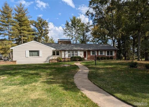7 Carole Ln, Frontenac, MO, 63131-2539 | Card Image