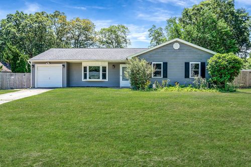 6 Shelley Dr, Middle Island, NY, 11953-2125 | Card Image