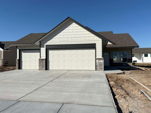 148 E Hickam St, Derby, KS, 67037-2322 | Card Image
