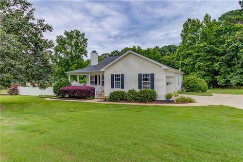 212 Monte Ln, Jefferson, GA, 30549-6918 | Card Image
