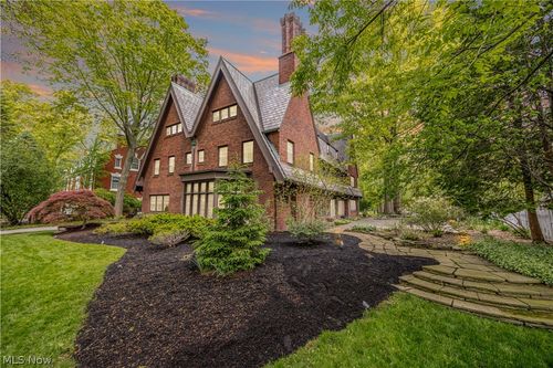 3085 Fairmount Blvd, Cleveland Heights, OH, 44118-4128 | Card Image