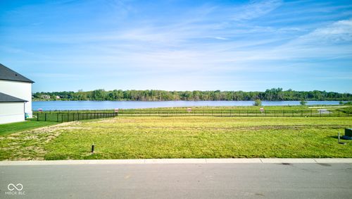 13662 Haven Cove Ln, Fishers, IN, 46055-9818 | Card Image
