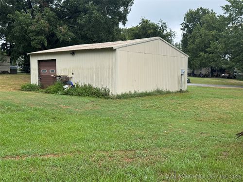 438 S 6th St, Porter, OK, 74454-1104 | Card Image