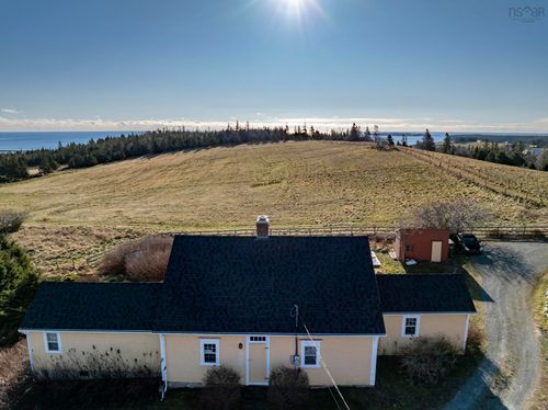 261 Upper Kingsburg Rd, Upper Kingsburg, NS, B0J2X0 | Card Image