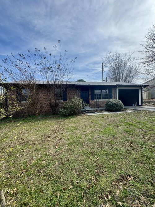 1018 Veterans Dr, Florence, AL, 35630-5847 | Card Image